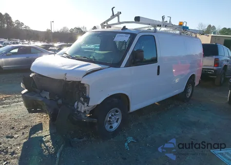 2019 Chevrolet Express 2500 Work Van z USA, uszkodzony, nr VIN 1GCWGAFP5K1298445